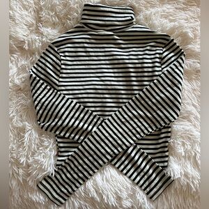Levi’s black and white cropped turtleneck